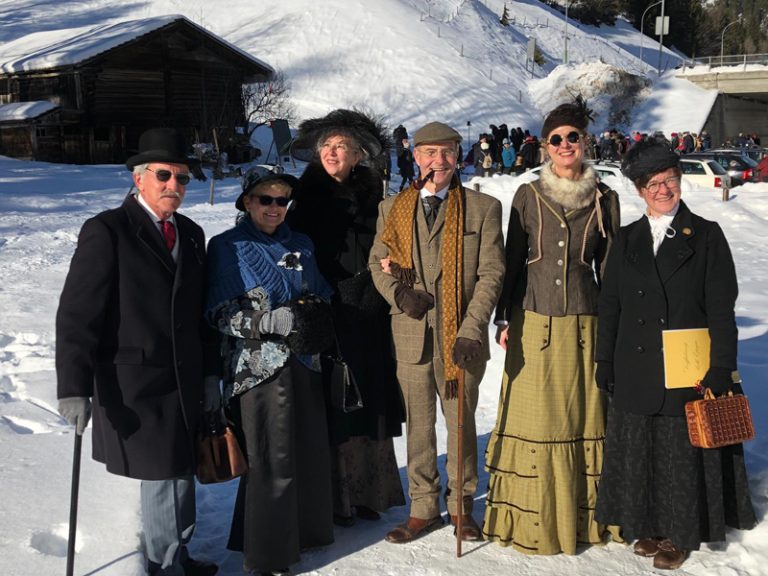 Kennenlernen: Spaziergang durch das Dorf (2019)