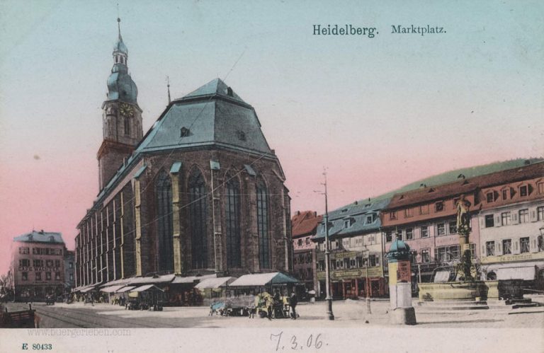 Markt mit Kirche des Heiligen Geistes