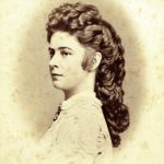 hair and / Haare und die