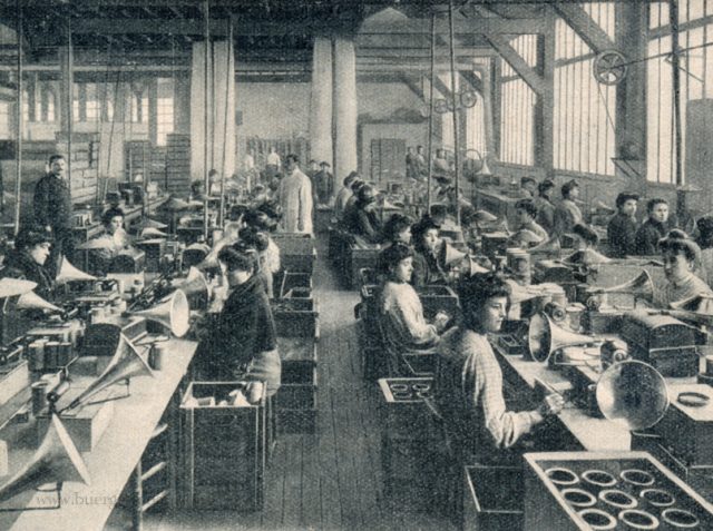 Industrie II: Arbeiterinnen