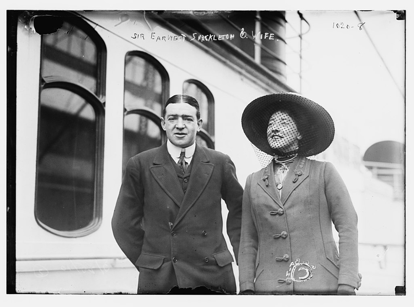 1024px-sir_ernest_shackleton_and_wife-sm